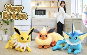 “اندازه زندگی” Pokémon Plushes of Flareon ، Vaporeon ، Jolteon و Eevee اکنون خارج هستند “اندازه زندگی” Pokémon Plushes of Flareon ، Vaporeon ، Jolteon و Eevee اکنون خارج هستند